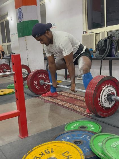 My student clearing 230 kg in the deadlift. The energy of group training helps everyone lift more.