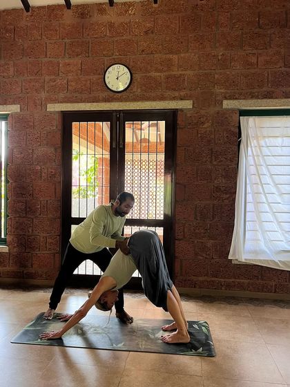 Pratyaksha Yoga - Yoga Teacher Training Hands-on Guidance & Alignment photo 13