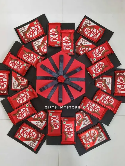 The second layer of the KitKat explosion box, with even more chocolates packed inside. It's a KitKat lover's dream.