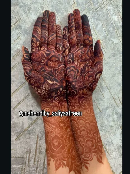 The stain is everything! This is the deep, rich maroon color you can expect from my homemade, natural henna cones. I always share stain pictures so you know the beautiful result you'll get.