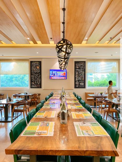 Dining & Social Spaces photo 4