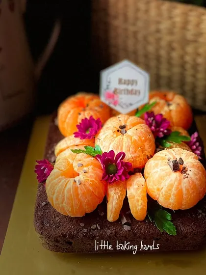 Look how beautiful this rich chocolate orange cake is. I use whole wheat flour and top it with fresh, vibrant oranges for a stunning look and a zesty flavour. It’s a perfect centerpiece for any birthday celebration.