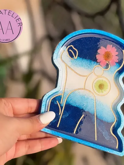 A beautiful blue and white ocean-themed trinket tray, perfect for holding your everyday essentials.