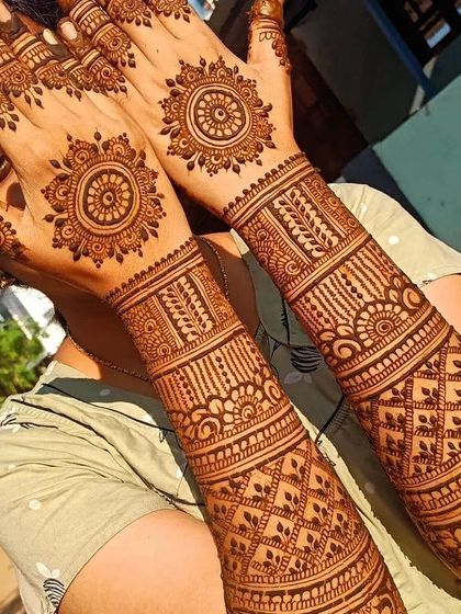 Hussaina Mehendi Artist - Party & Festive Mehendi The Rich Henna Stain: My Organic Promise photo 7