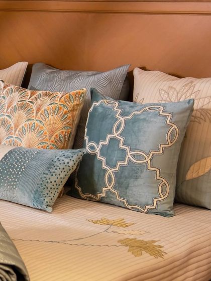 Ekaani - Luxury Home & Spiritual Decor Luxurious Linens: Cushions & Bedcovers photo 16