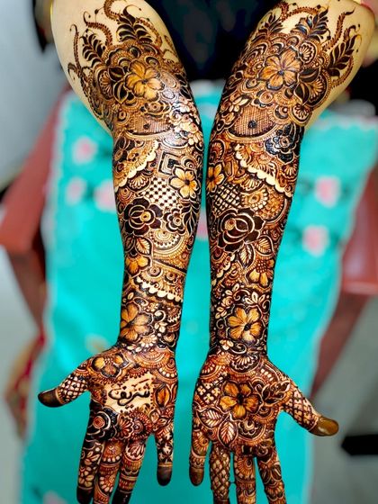 Hajira Mehendi Artist - Mehndi Artist Services Intricate Bridal & Sangeet Designs photo 15