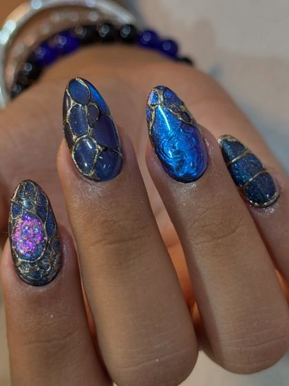 The way the light hits the different elements of this design is just magical.