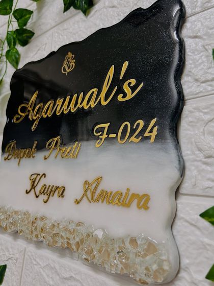 Another angle of this elegant nameplate. The contrast between the sparkling black top and the pearly white bottom is just stunning.