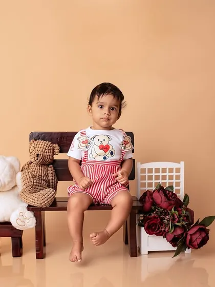 A sweet and simple studio setup for a baby portrait. I use neutral backdrops and minimal props to keep the focus entirely on your child.