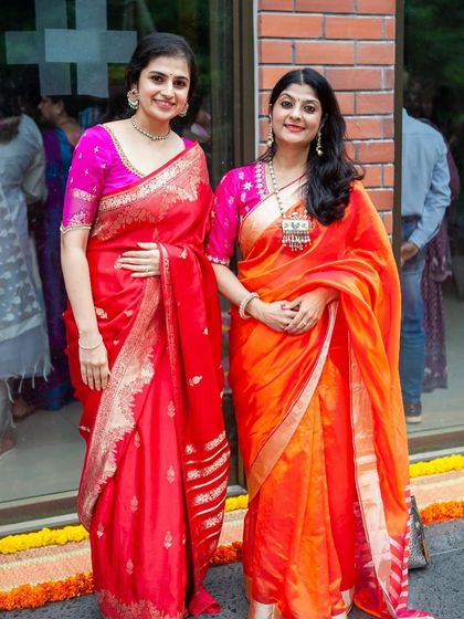 Celebrating the beautiful transformation of our student Prerana at her solo Kathak concert. It was a lovely evening filled with bright, energizing performances.