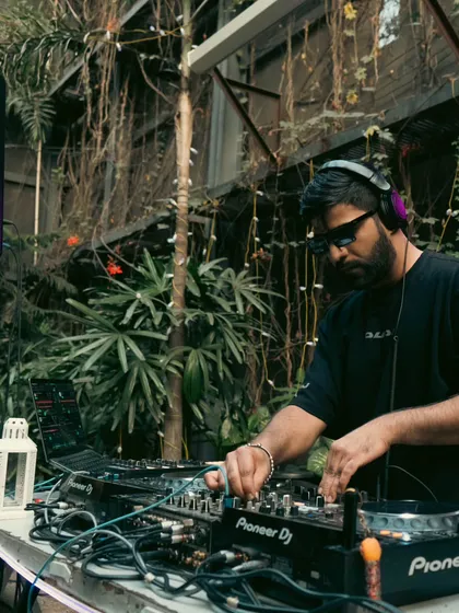 In the zone at an outdoor gig in Jaipur. The greenery and the vibe were perfect for an extended set of bouncy minimal and house music.