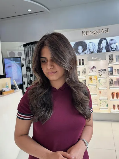 Another angle of this beautiful cappuccino brown color. You can see how the light catches the subtle tones, creating a look that is both rich and dynamic.