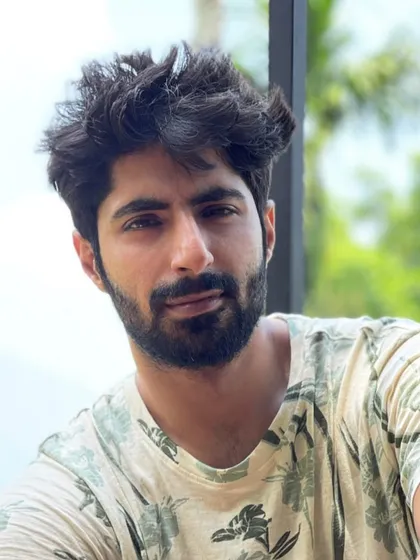 Kaise ho sab? Just a casual click to say hello to my Instagram family.