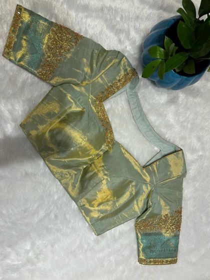 The Glamhouse - Ethnic Wear & Jewellery Rentals Modern & Chic Blouse Designs photo 36