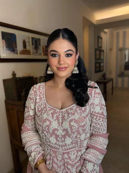 A beautiful party makeup look for a pre-wedding event. The client wanted a glass skin, dewy, and soft look, and I delivered with this radiant and fresh-faced glam.