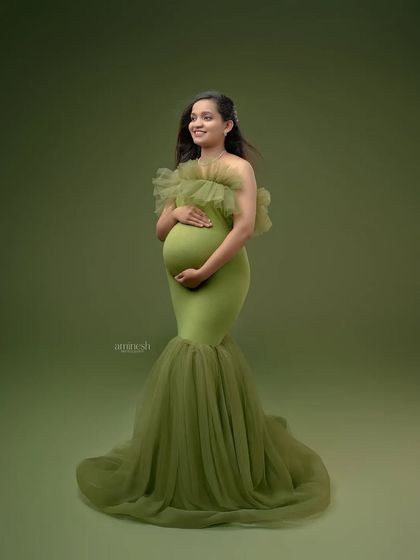 Studio Maternity: Gowns & Glamour photo 12