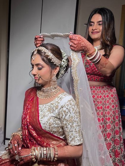 Modern Pastel & White Bridal Looks photo 20