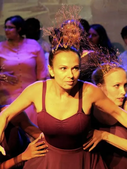 We tell stories through movement. This intense moment from our collaborative production of the opera "Dido and Aeneas" shows the raw, dramatic expression our dancers bring to the stage, conveying deep passion and tragedy.