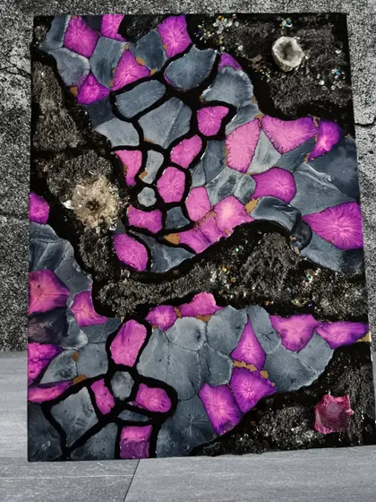 The final look of the pebble resin abstract wall art. This piece shows how you can use the pebble technique to create a stunning, contemporary artwork for your home.