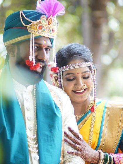 Candid Moments & Happy Couples photo 4