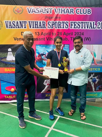 Girls U-17 winner Nishka Gawde with her championship trophy.