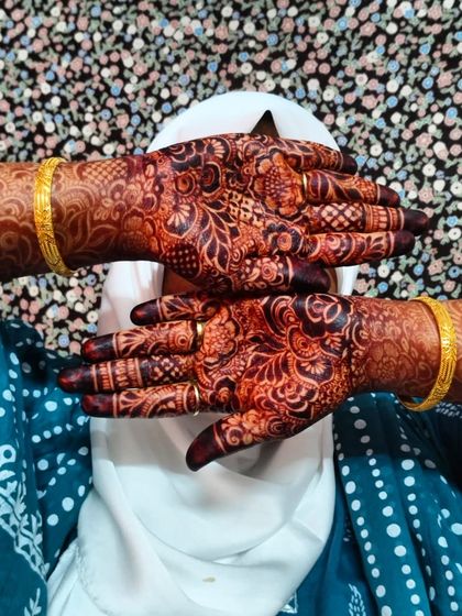 Hajira Mehendi Artist - Mehndi Artist Services The Signature Stain: Rich, Dark, and Organic photo 13