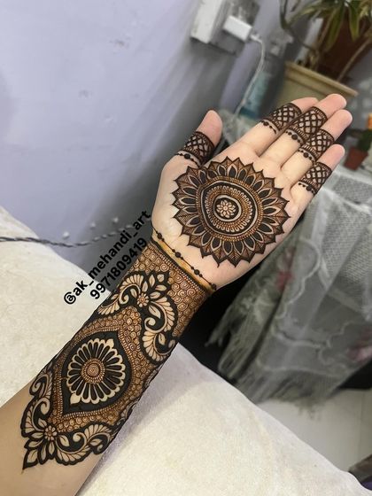 Abhishek Kumar - Bridal Mehndi Elegant Back of Hand & Minimalist Designs photo 21