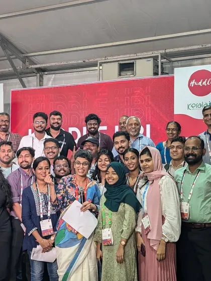 Finding the right co-founder is like dating. At Huddle Global 2024, I hosted a co-founder matchmaking session to help entrepreneurs find their ideal business partners. This is the group of ambitious founders who participated in the curated networking event.