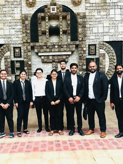 Mentoring the Next Generation
With a new batch of interns from Team ILA during their visit to the Delhi High Court.