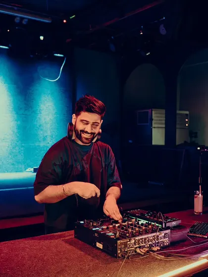 In my element, getting ready for a beach party in Morjim and a Sunday morning set in Vagator. This is the Goa life, and I love it. See you, my Goa peeps!