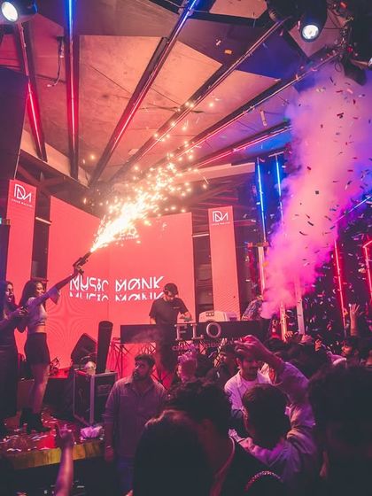 The Flo Finale was a celebration with champagne showers and sparklers. We make sure to mark special occasions with a show that people will talk about for weeks.