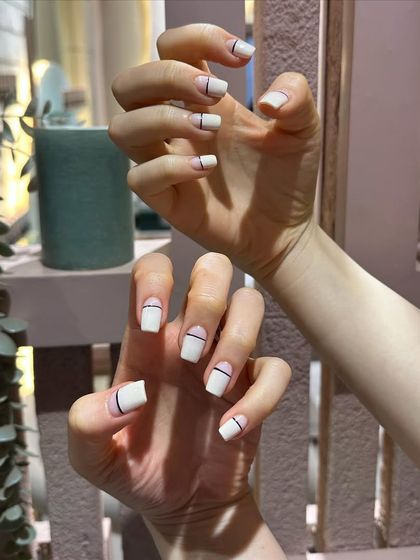 Chic & Understated Nails photo 35