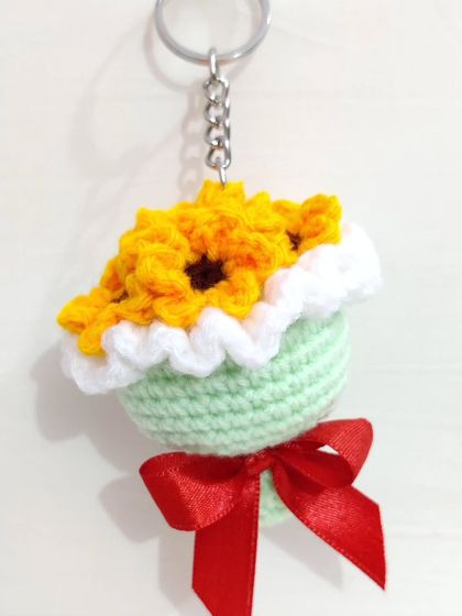 My most popular item, the mini bouquet keychain. I create these in various flower types like roses and sunflowers, and in a wide range of color combinations.