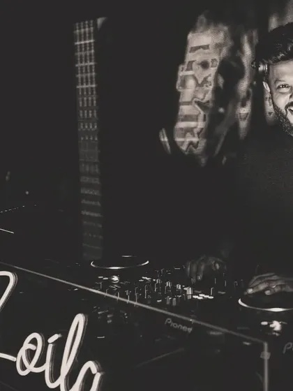 Smile so bright that even black and white can’t dull your shine. At Zoila Mumbai.