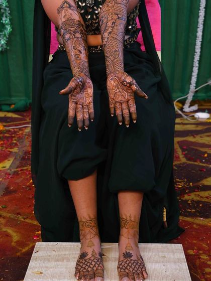 Ashok Mehandi Art - Bridal Mehndi Complete Bridal Look: Feet & Legs photo 3