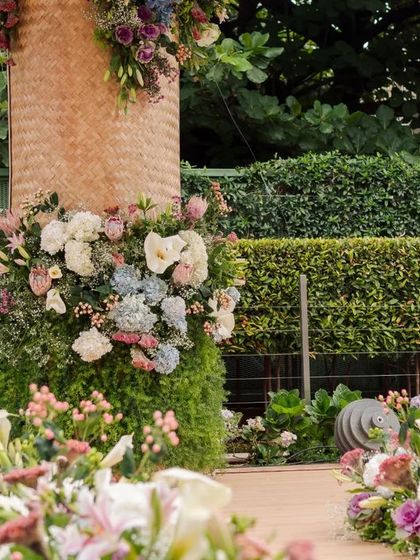 A close-up of the floral arrangements for the sustainable engagement. We used a large quantity of flowers from local growers, supplemented with a small number of exotic flowers from Holland.
