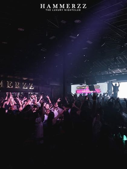 The crowd welcoming me to the stage at Hammerzz in Goa.