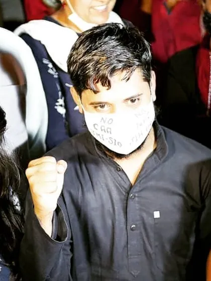 A powerful image of activists, a reminder of the courage it takes to stand up and say "no". The spirit of dissent is the lifeblood of a healthy democracy. Jiyo.