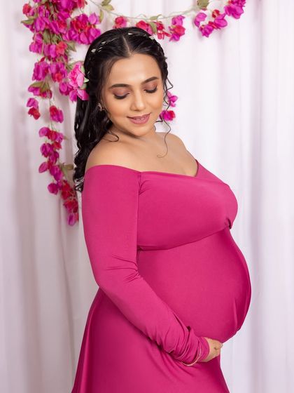 A duplicate of ID 62, this close-up is perfect for capturing the soft, glowing beauty of the mom-to-be.