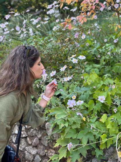 Another moment of appreciating the simple things. Connecting with nature, even in small ways, helps to cultivate a sense of inner peace and power.