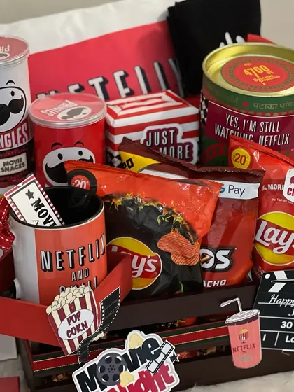The complete Netflix-themed hamper, perfect for a 30th and Fab birthday celebration. It’s got everything you need for the ultimate movie marathon.