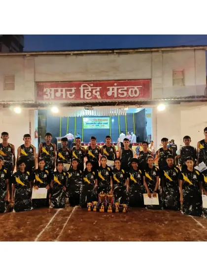 Our victorious U-17 teams posing proudly outside the historic Amar Hind Mandal.