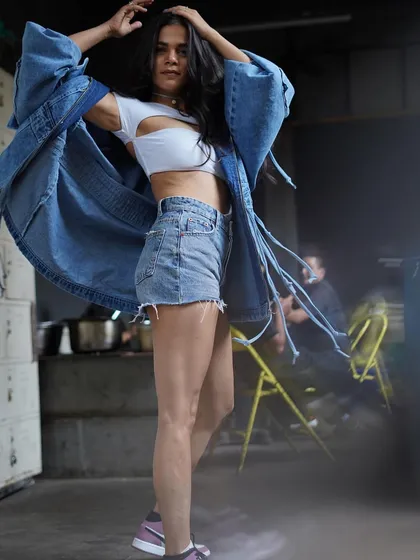 This look on the powerhouse Srishti Shrivastava is still one of my favorites. It’s got denim, attitude, and that effortless cool-girl vibe that just hits different.