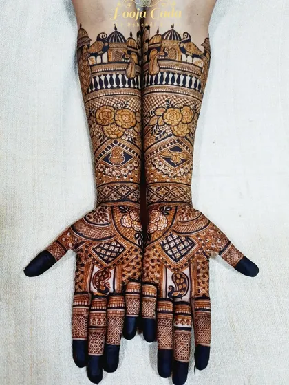 The full view of the non-figurative design, showcasing the beautiful symmetry and intricate details of the patterns.