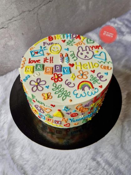 Elegant Floral & Drip Cakes photo 4