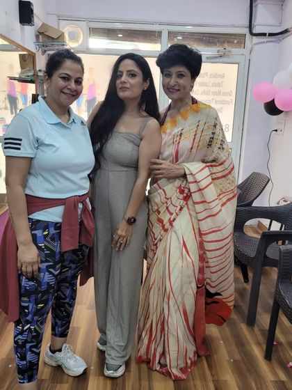 At the inauguration of our Raj Nagar Extension studio. So proud of our new franchisee, Pushpi.