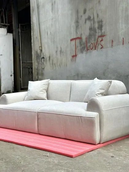 The complete modern block sofa, a versatile piece that can be customized in size and fabric.