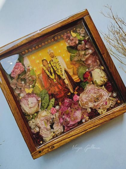 Vinys Galleria - Custom Resin Home Decor Resin Clocks, Lamps & Blocks photo 17