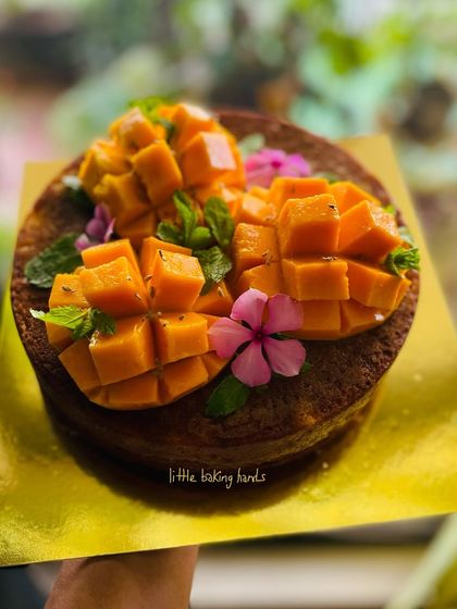 A delicate whole wheat cake with fragrant mango and floral lavender. This unique combination is made with jaggery and is a true gourmet delight.