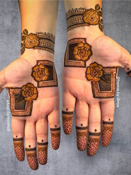 Elegant Back Hand & Minimalist Art photo 18